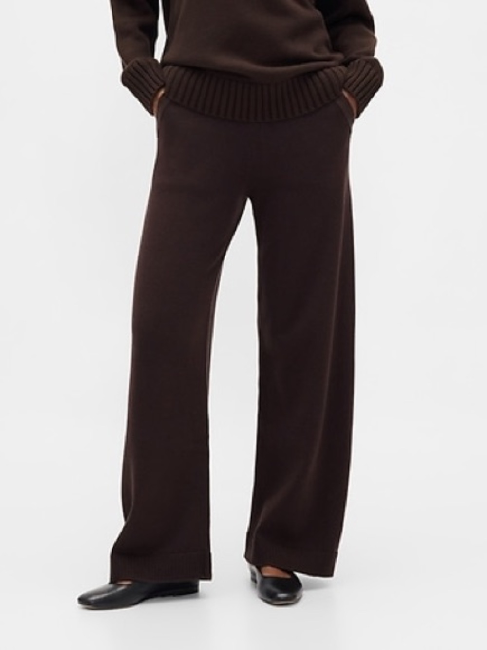 GAP 100% Cotton Relaxed Sweater Pant in Terra Brown